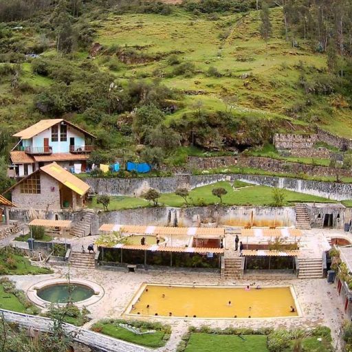 banos-termales-de-lares